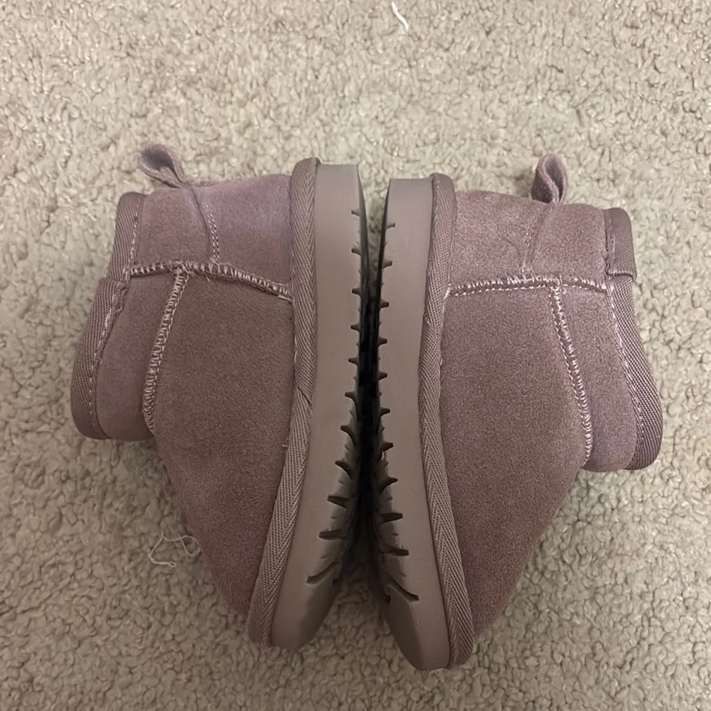 chic Mauve Faux-Shearling Kids Booties
